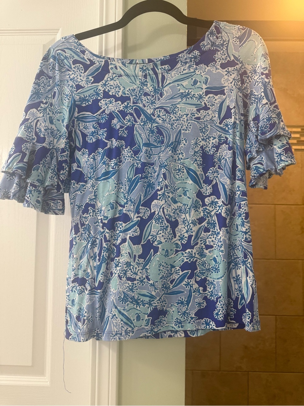 Lilly Pulitzer Blue & Light Blue Floral Ruffle Sleeve Top